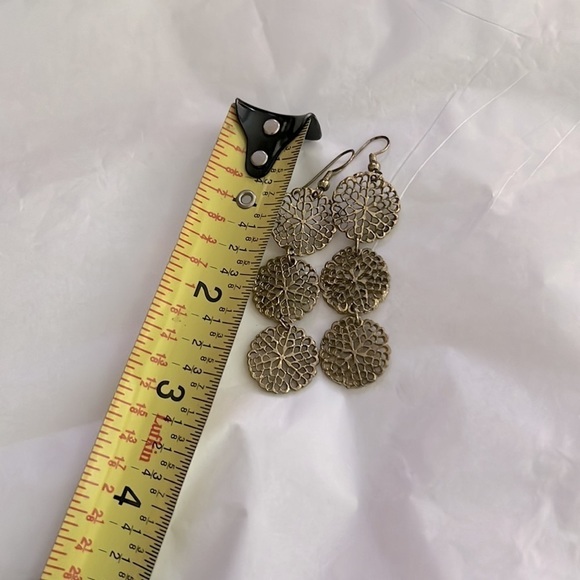 Beautiful Gold Triple Disc Dangle Earrings 🤩🛍️💕 - Picture 4 of 5